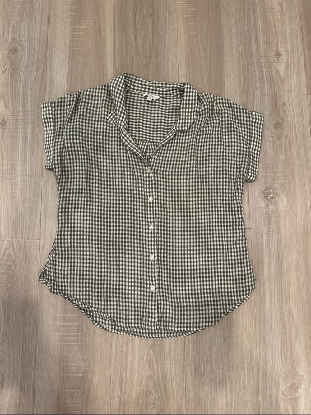 Women's Short Sleeve Button-Up Shirt - Green Gingham